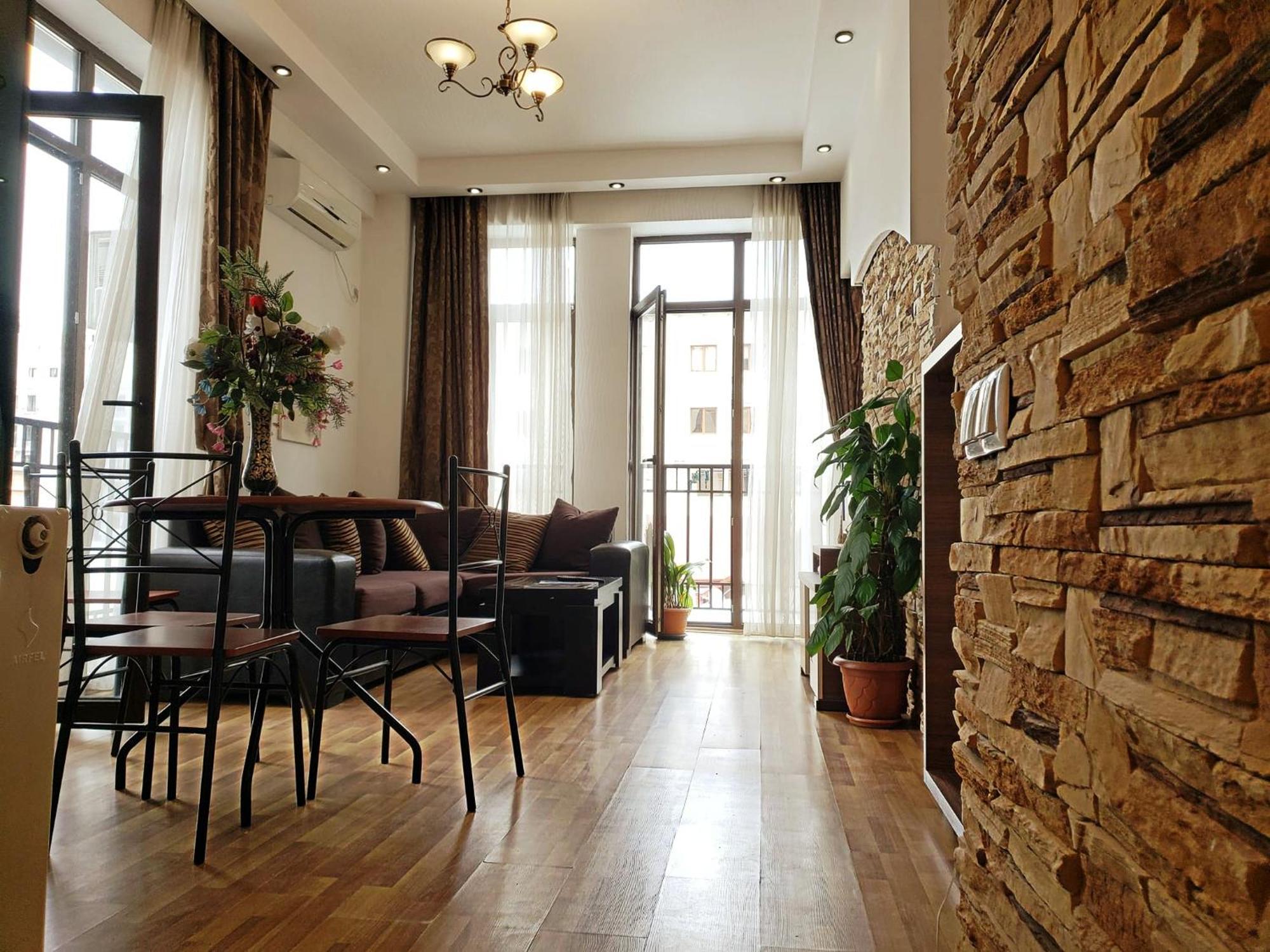Cozy Apartment In The City Center Mtatsminda Tbilisi Eksteriør bilde