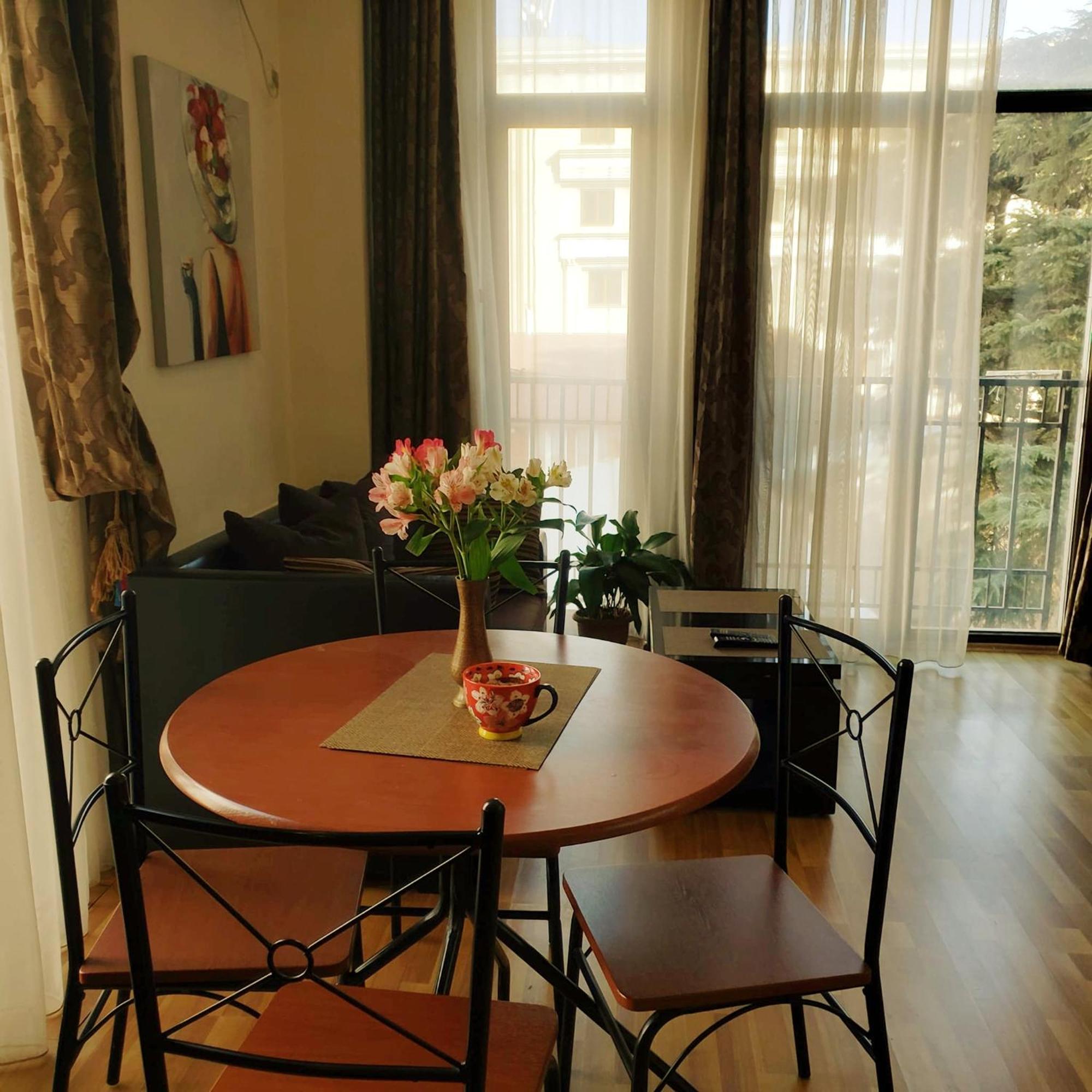 Cozy Apartment In The City Center Mtatsminda Tbilisi Eksteriør bilde