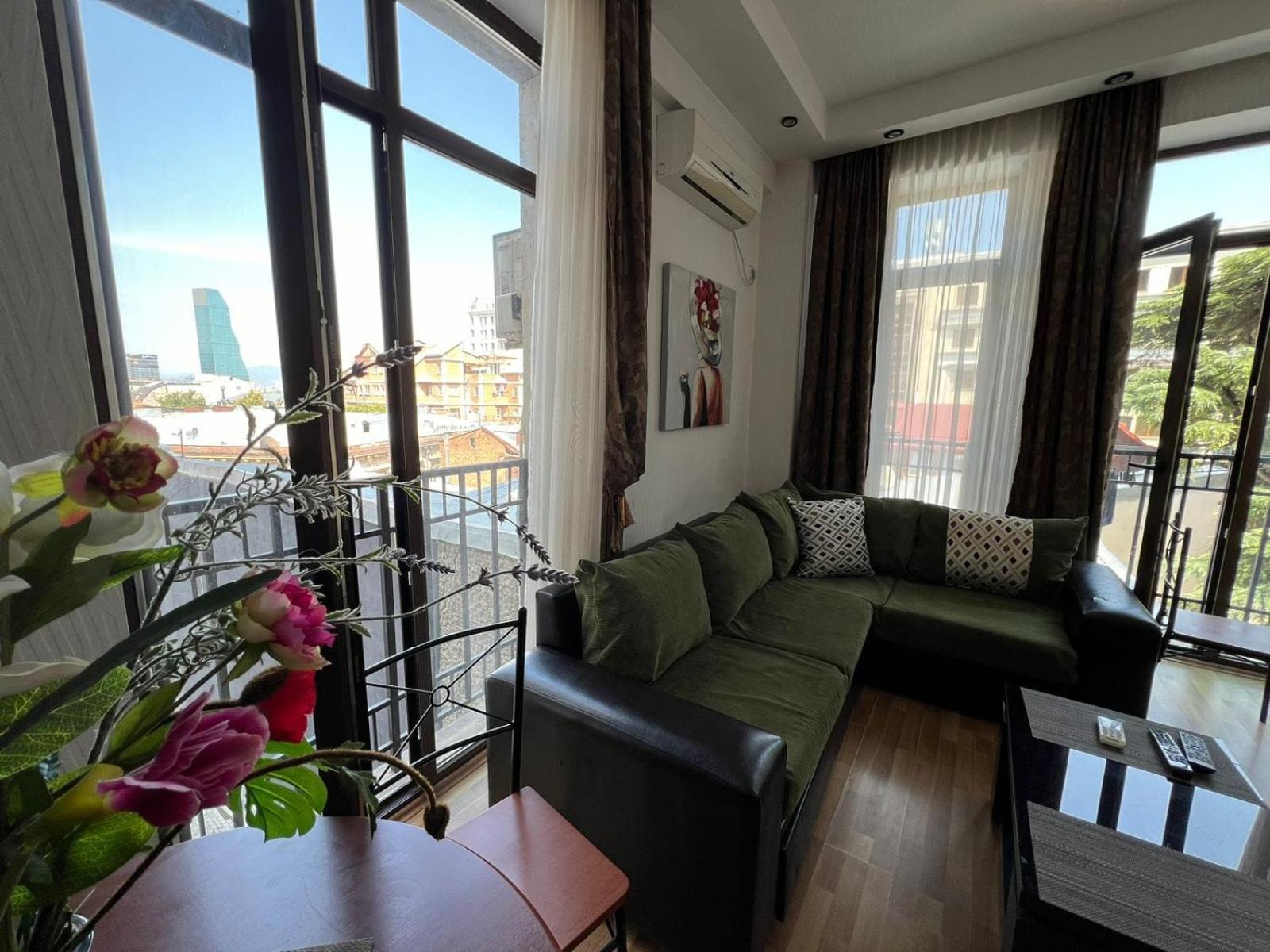 Cozy Apartment In The City Center Mtatsminda Tbilisi Eksteriør bilde