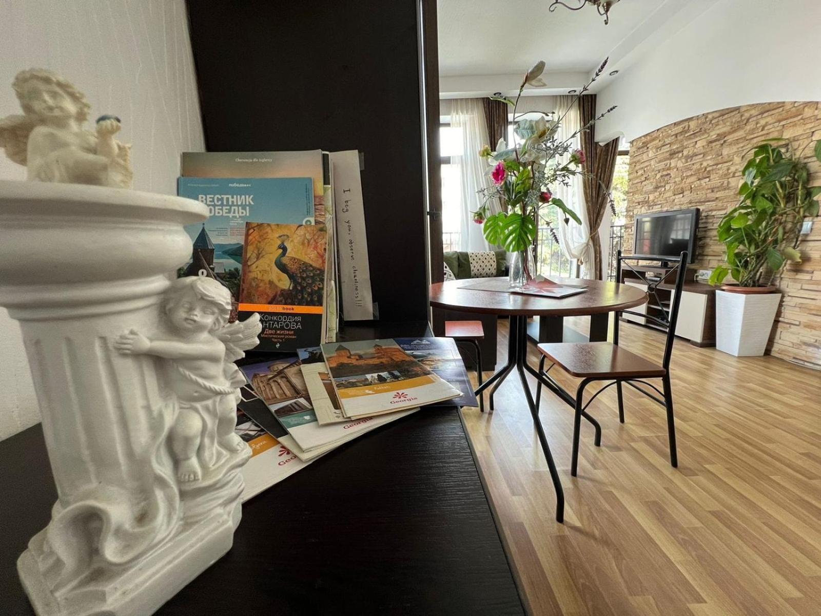 Cozy Apartment In The City Center Mtatsminda Tbilisi Eksteriør bilde