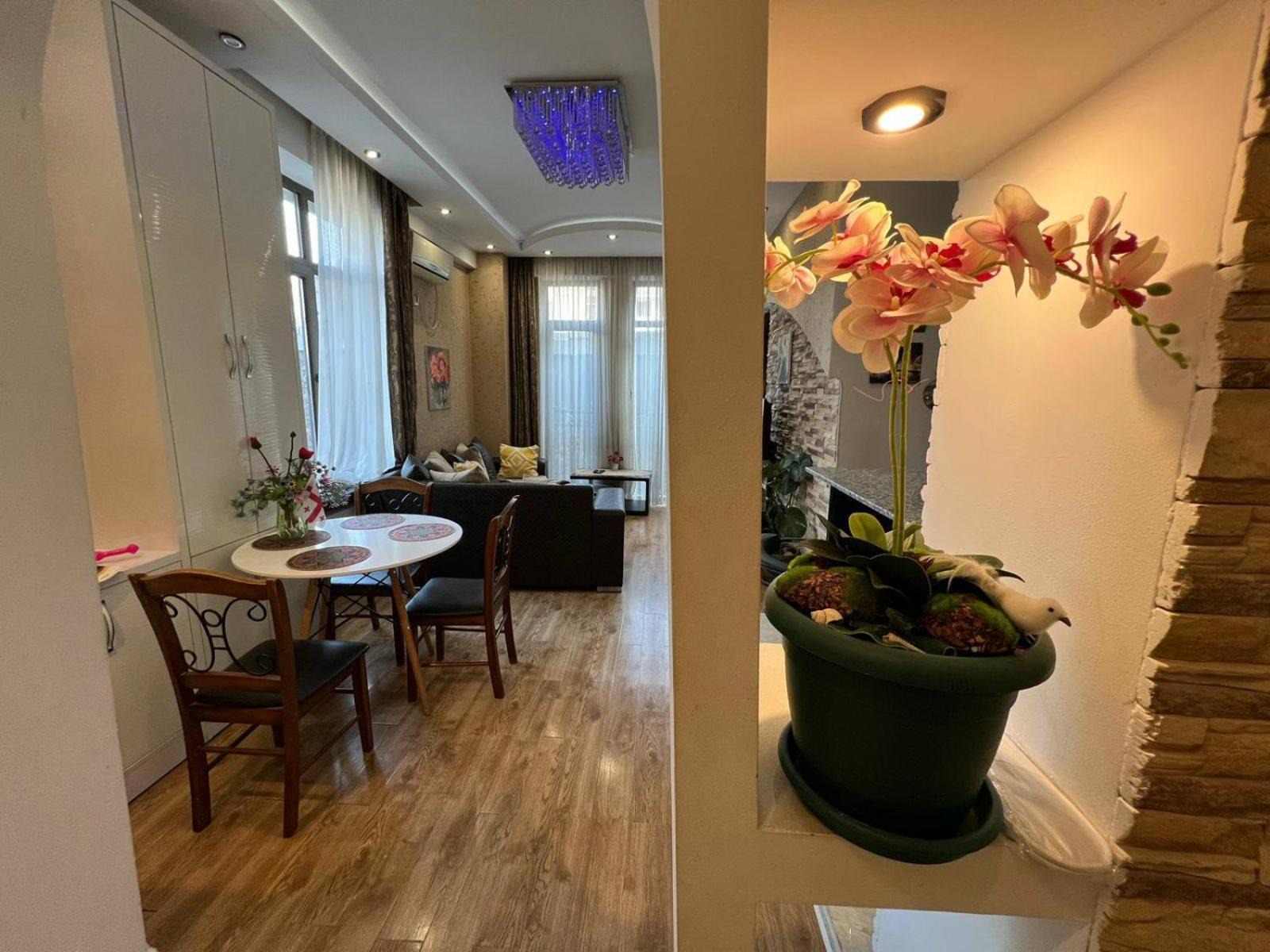 Cozy Apartment In The City Center Mtatsminda Tbilisi Eksteriør bilde